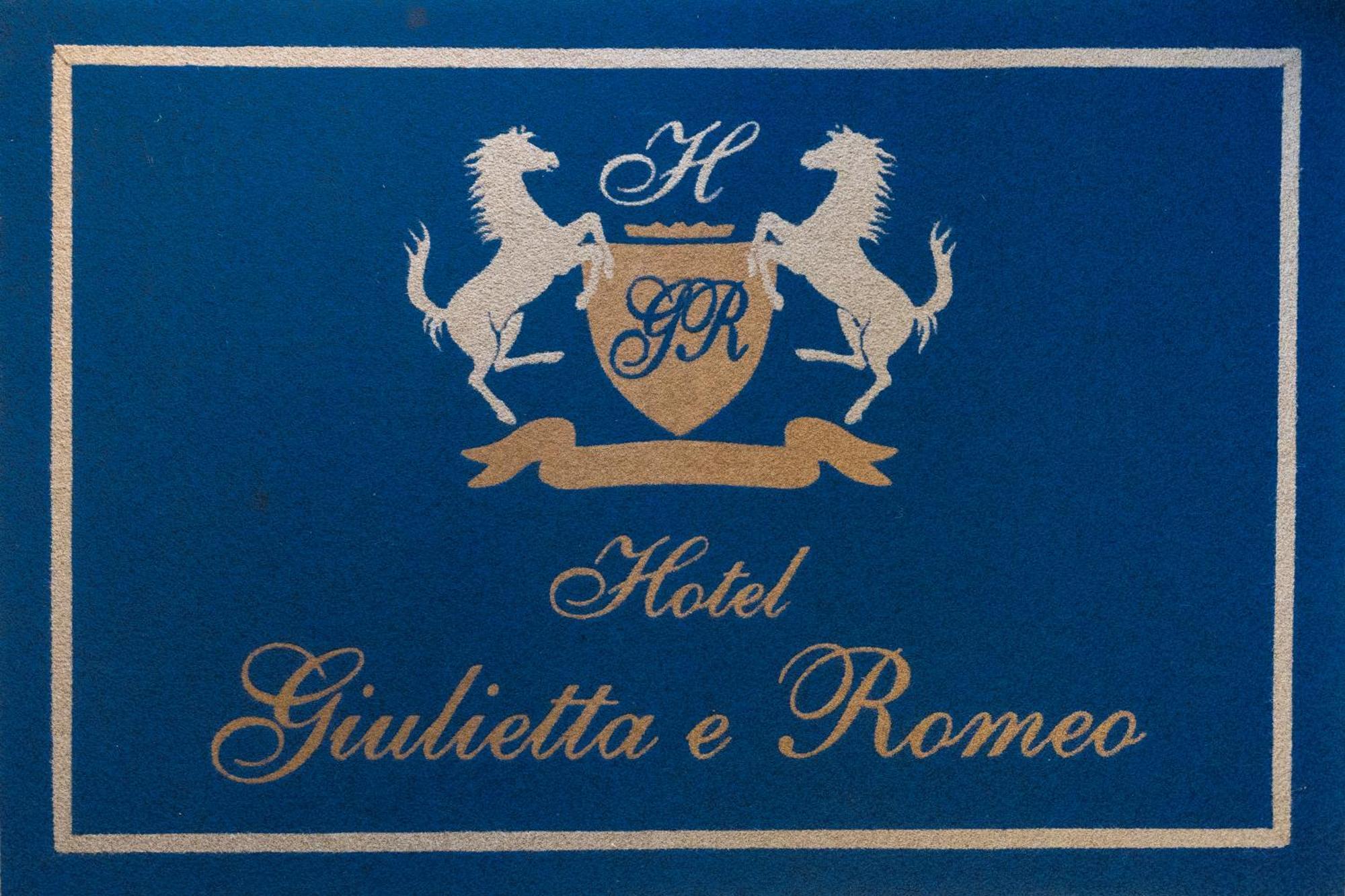 Hotel Giulietta E Romeo Casal Palocco Ngoại thất bức ảnh